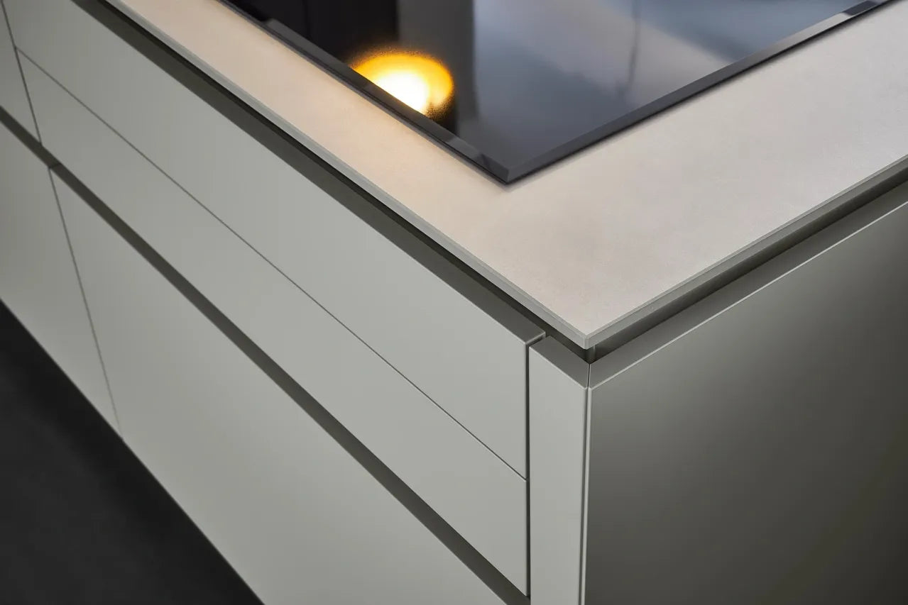 Sleek Cutting